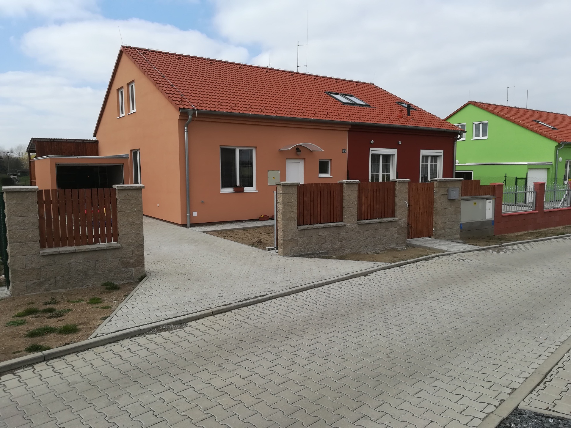Dokončený rodinný dům, Unhošť